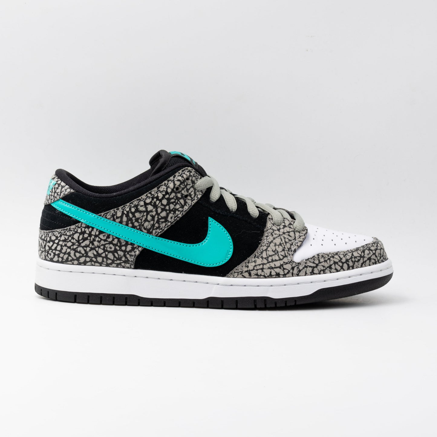Nike Dunk SB Low atmos Elephant
